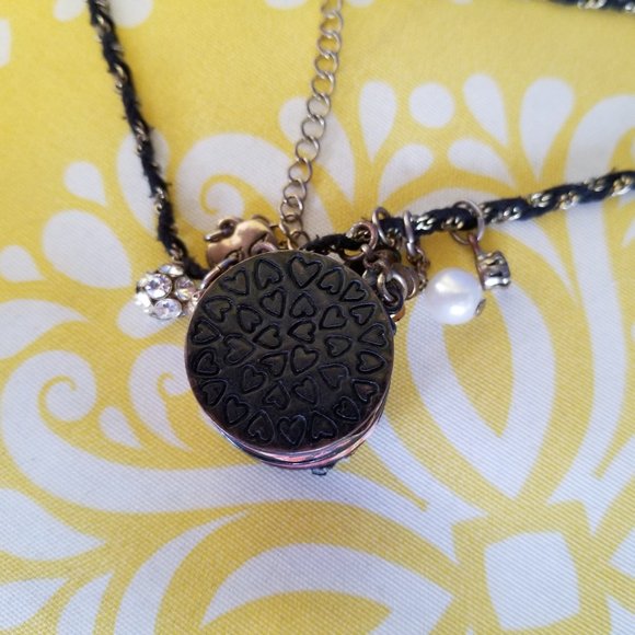 👒Betsey SUN HAT BOX Vintage Floral MIAMI CHIC Charm Necklace - GPC - Picture 4 of 14